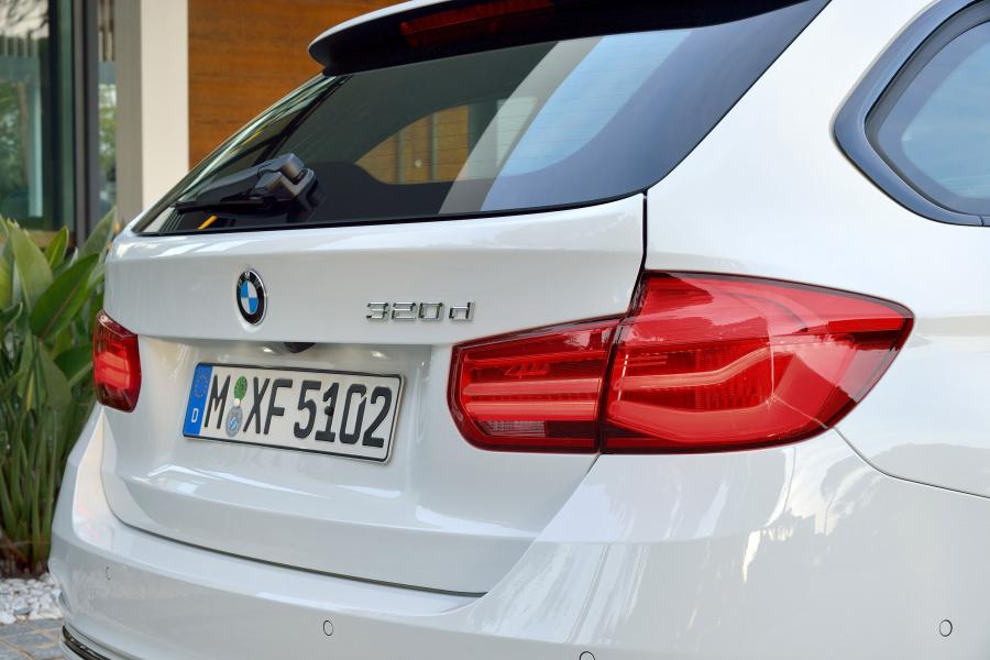  BMW 320d Touring EfficientDynamics Edition Sport Line 2015 года  (фото 5 из 28)
